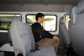 后排空间