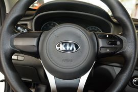 2014款起亚K4 1.8L自动GL