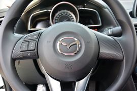 2016款马自达3Axela昂克赛拉三厢1.5L手动舒适型