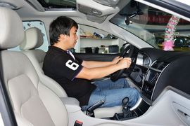 2015款吉利新帝豪1.5L手动向上版到店实拍