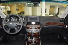 2015款英菲尼迪Q70L 2.5L悦享版