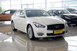 2015款英菲尼迪Q70L 2.5L悦享版