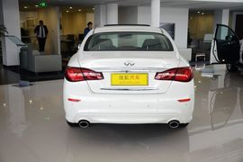 2015款英菲尼迪Q70L 2.5L悦享版