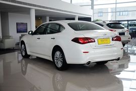 2015款英菲尼迪Q70L 2.5L悦享版