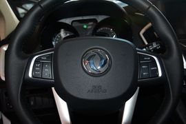 2015款东风风神AX7 2.0L手动阅兵版