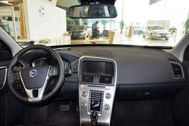 2016款沃尔沃XC60 2.0T T5智远版