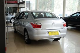 2015款雪铁龙全新爱丽舍 质尚版 1.6L手动时尚型
