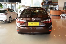 2015款雷克萨斯ES250典雅版