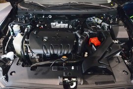 2016款三菱翼神1.8L CVT魅影版