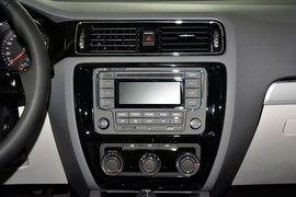 2015款大众速腾230TSI DSG舒适型