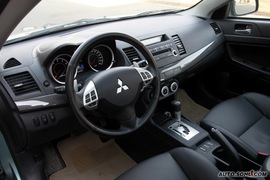 2010款三菱蓝瑟翼神2.0L运动旗舰版