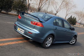 2010款三菱蓝瑟翼神2.0L运动旗舰版