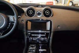 2015款捷豹XJL 2.0T 80周年典藏典雅商务版