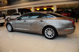 2015款捷豹XJL 2.0T 80周年典藏典雅商务版