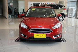 2015款福特福克斯三厢1.0L GTDi手动超能风尚型