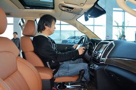2015款哈弗H9 2.0T豪华型 5座版