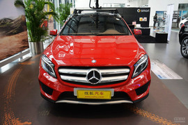 2015款奔驰GLA260 4MATIC运动型