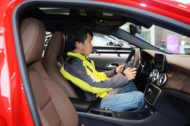 2015款奔驰GLA260 4MATIC运动型