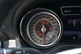 2015款奔驰GLA260 4MATIC运动型