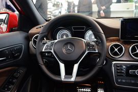 2015款奔驰GLA260 4MATIC运动型