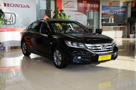 2015款本田雅阁2.0L LX舒适版