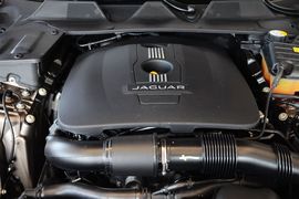 2015款捷豹XJL 2.0T两驱典雅商务版