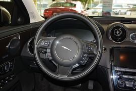 2015款捷豹XJL 2.0T两驱典雅商务版