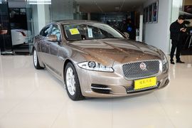 2015款捷豹XJL 2.0T两驱典雅商务版