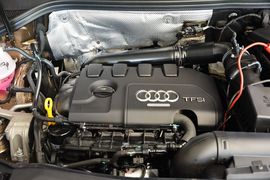 2015款奥迪Q3 35TFSI 300万纪念进享版