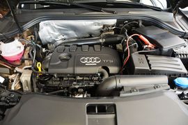 2015款奥迪Q3 35TFSI 300万纪念进享版