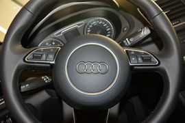 2015款奥迪Q3 35TFSI 300万纪念进享版