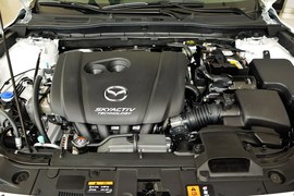 2016款马自达3Axela昂克赛拉三厢2.0L自动运动型