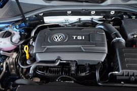 2015款大众凌渡330TSI DSG舒适版