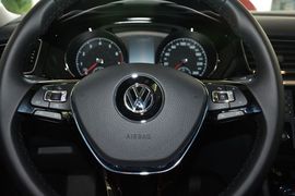 2015款大众凌渡330TSI DSG舒适版