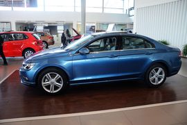 2015款大众凌渡330TSI DSG舒适版