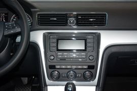 2015款大众帕萨特1.8TSI DSG尊荣版