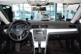 2015款大众帕萨特1.8TSI DSG尊荣版