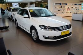 2015款大众帕萨特1.8TSI DSG尊荣版