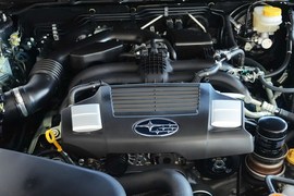 2016款斯巴鲁傲虎2.5i豪华导航版