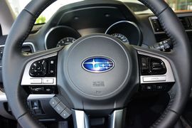 2016款斯巴鲁傲虎2.5i豪华导航版