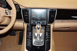 2014款保时捷Panamera 4 3.0T