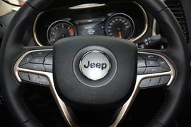 2016款Jeep自由光2.4L优越版