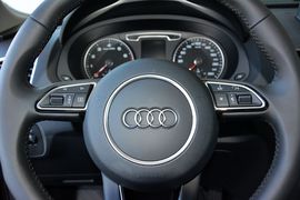 2015款奥迪Q3 30TFSI进取型