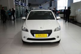 2014款标致301 1.6L自动豪华版