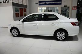 2014款标致301 1.6L自动豪华版