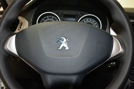 2014款标致301 1.6L自动豪华版