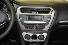 2014款标致301 1.6L自动豪华版