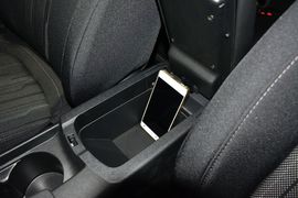 2015款标致308S 1.6L手动尚驰版