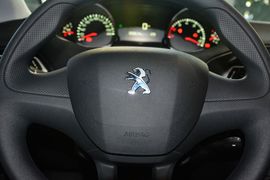 2015款标致308S 1.6L手动尚驰版