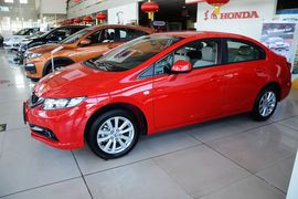 2016款本田思域1.8L自动舒适版